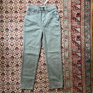 Madewell The Momjean in Yarn-Dyed Denim in Surplus Grey